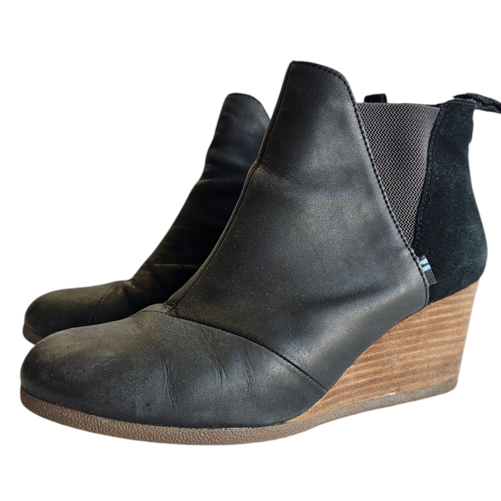 Toms black wedge black leather and suede booties women's 9.5 flawed